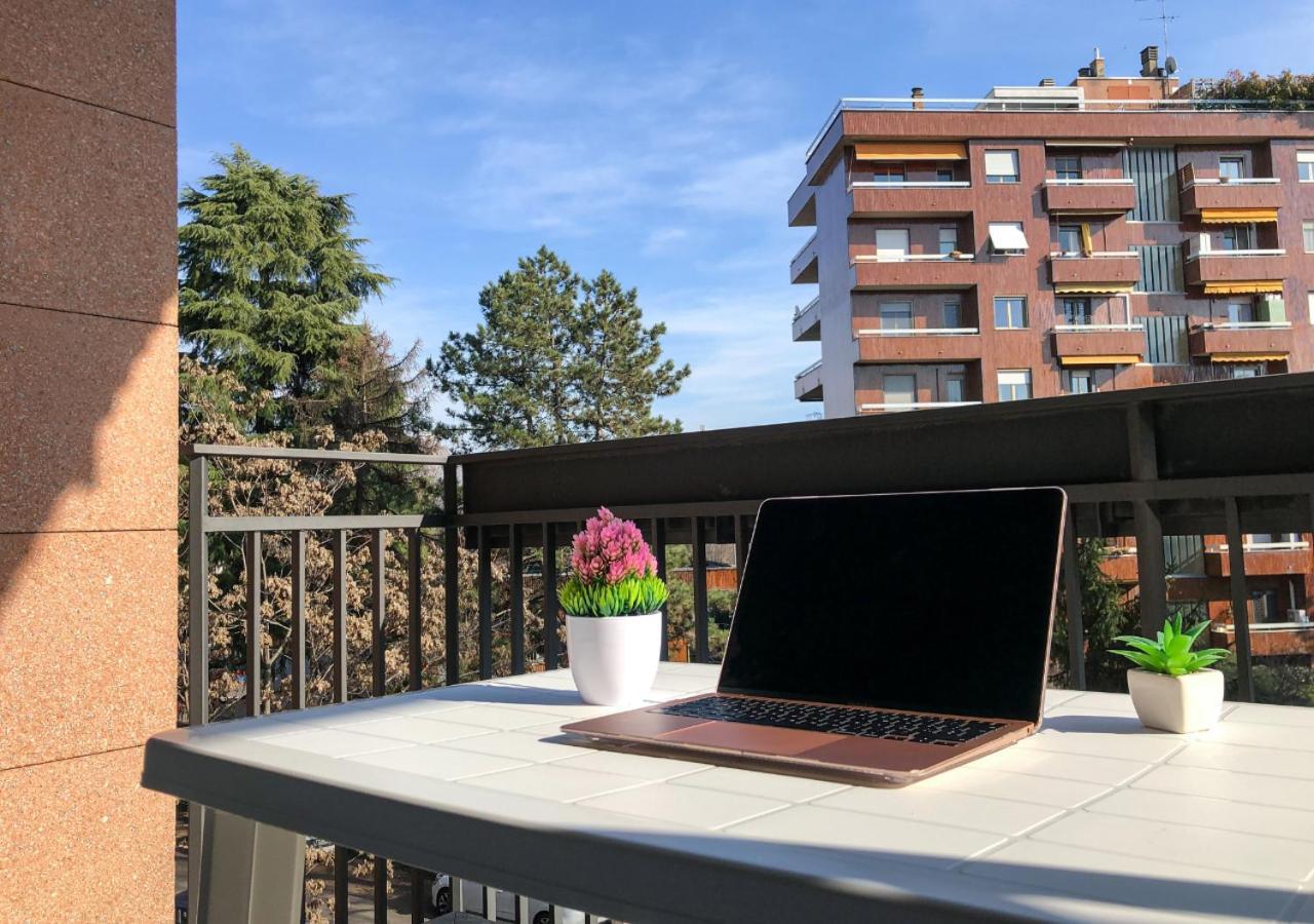 Confortevole Bilocale A Pochi Minuti Dal Centro Apartment Milan Bagian luar foto