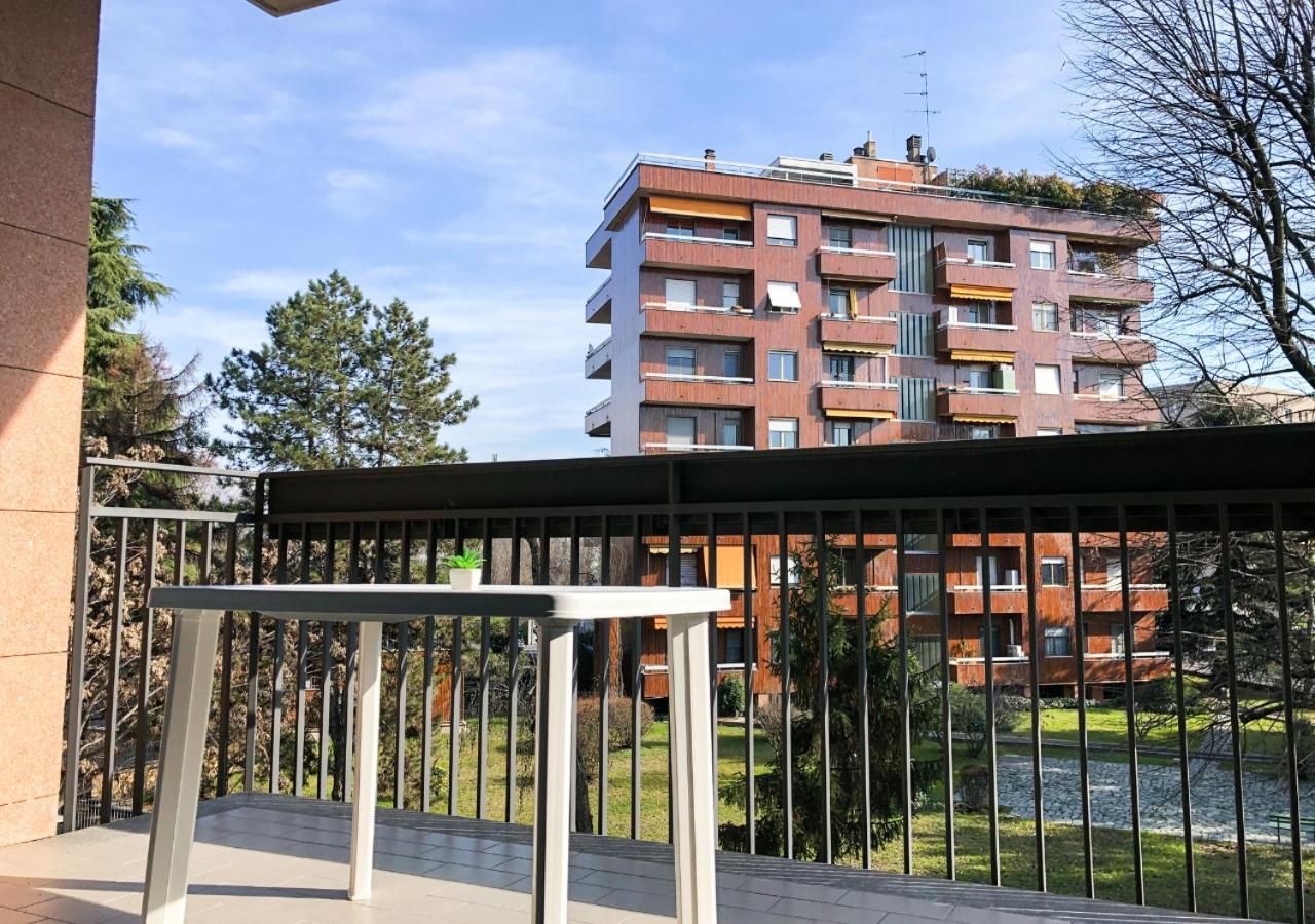 Confortevole Bilocale A Pochi Minuti Dal Centro Apartment Milan Bagian luar foto